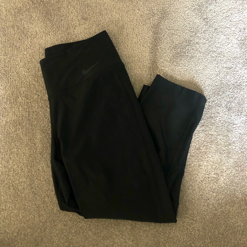 Black Nike Cropped Leggings